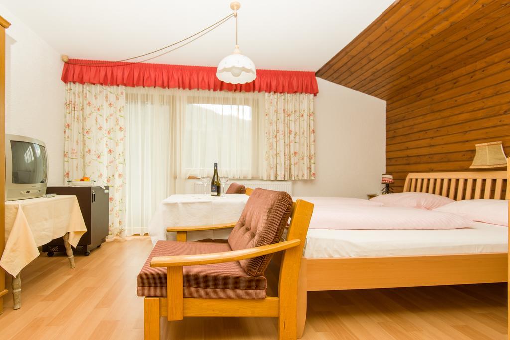 Gaestehaus Helga Scharnitz Ruang foto